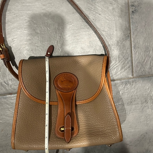 Essex shoulder bag Dooney & Bourke w/short Strap Taupe - Picture 14 of 15